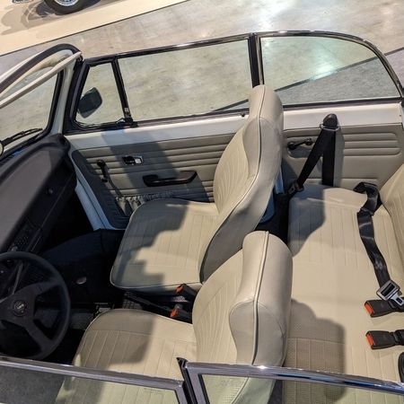 Innenansicht vom VW Käfer Cabrio 1303.